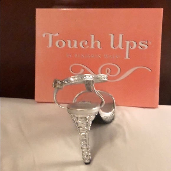 Touch Ups by Benjamin Walker - Picture 4 of 7